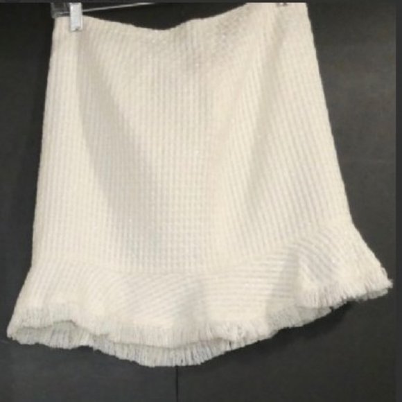 Cache Cream Suit w Flared Skirt & Crystal buttons - Picture 4 of 11